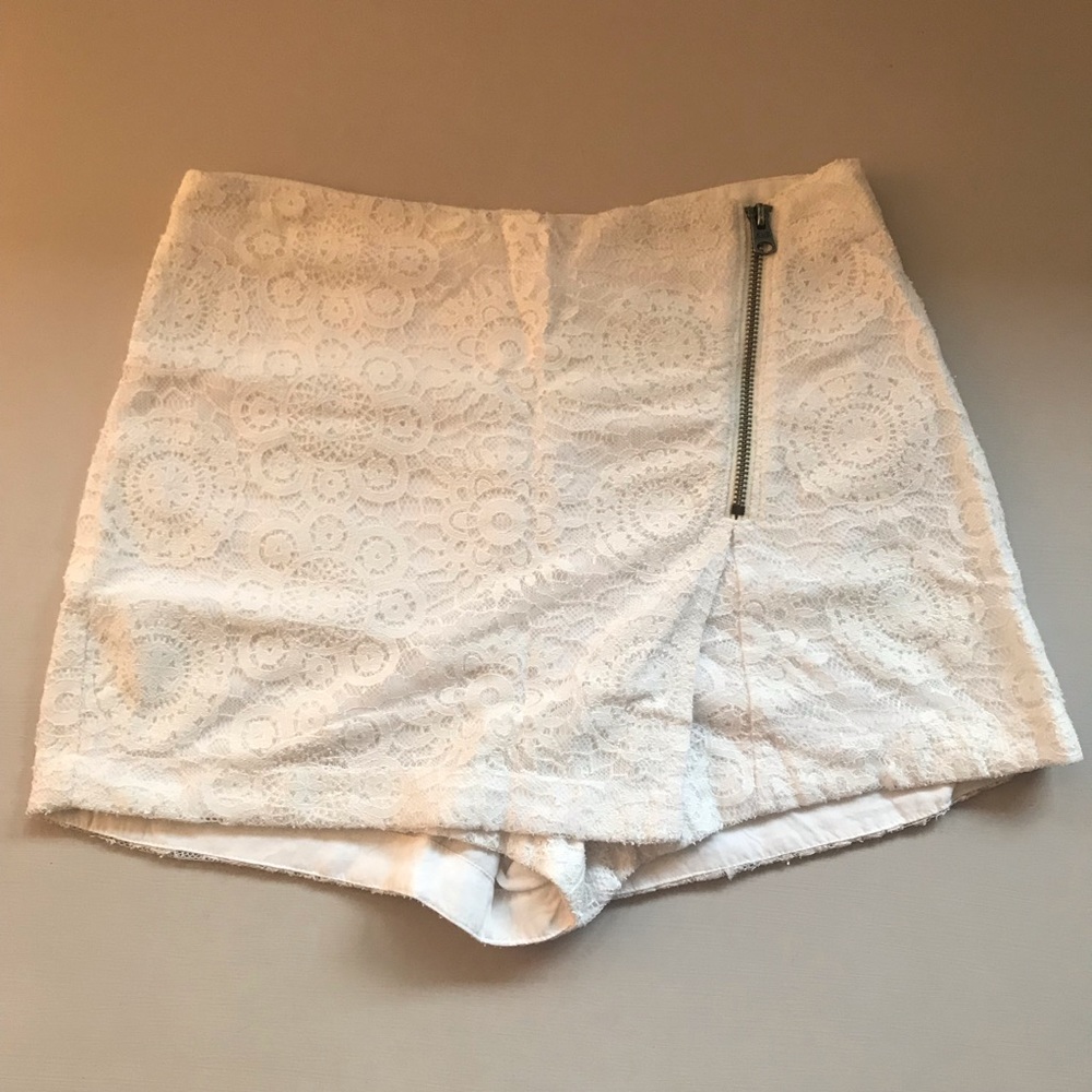 Abercrombie&Fitch White Lace Skort